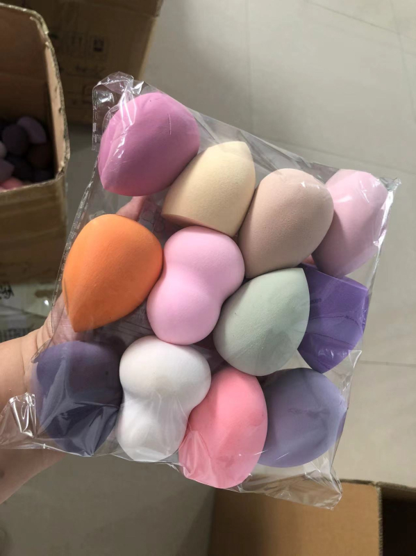 Sminkszivacs készlet – ultra-soft, nem-szívó, sminkpúderhez puff, száraz/nedves kettős használat, egyszer használatos szivacsok
