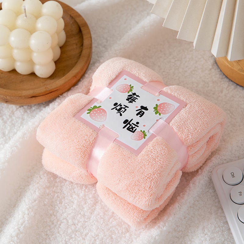 Štvorcové uteráky z koralového rúna – svadobné a sviatočné darčeky