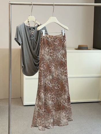 Magas minőségű vintage hosszú szoknya aranyszálas leopard mintával, A-line, drapírozott