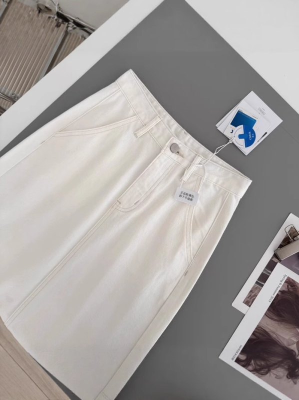 Női midi denim szoknya, magas derekú, laza szabás, hátul nyílás, 100% pamut