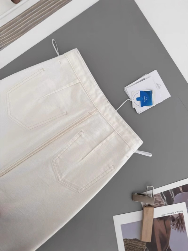 Női midi denim szoknya, magas derekú, laza szabás, hátul nyílás, 100% pamut