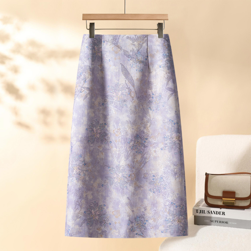 Lila jacquard mintás midi szoknya, magas derekú, elegáns A-vonal, 2026 nyár