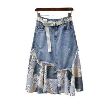 Patchwork denim szoknya nőknek, magas derék, midi hosszúság, 2026 nyár, hímzett részletek, sokoldalú divat, optikai karcsú vonal, trendes európai stílus