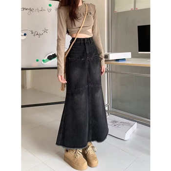 Fishtail denim szoknya, magas derék, A-vonal, midi hosszúságú, fekete