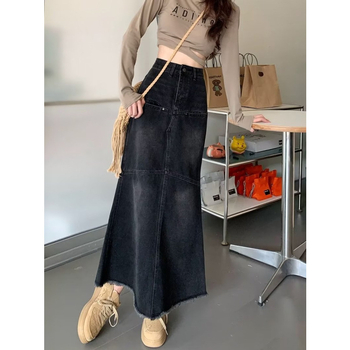 Fishtail denim szoknya, magas derék, A-vonal, midi hosszúságú, fekete