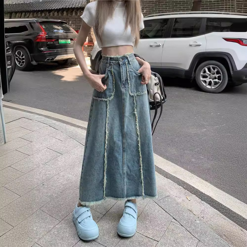 Retro denim szoknya patchwork és foszló szélekkel, A-vonalú, középméretű, nyári viselet