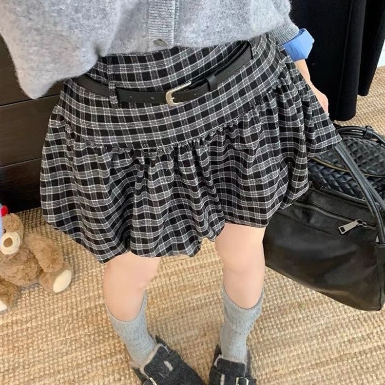 Női vintage kockás hímzett mini szoknya, magas derekú, A-vonalú, övvel