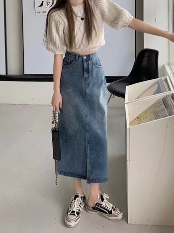 Kék denim midi szoknya magas derekú hasítékkal, A-vonalú, retro dizájn