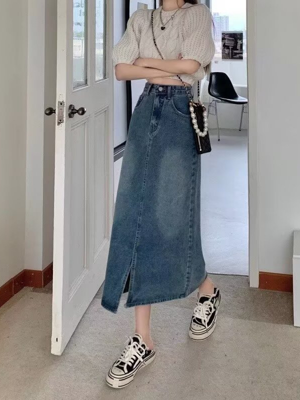 Kék denim midi szoknya magas derekú hasítékkal, A-vonalú, retro dizájn