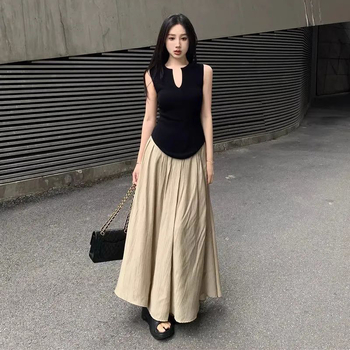 Francia stílusú elegáns ujjatlan felső és hosszú szoknya, koreai ihletésű két részes szett