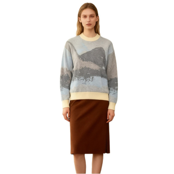 Szálas jacquard mintázatú pulóver kontrasztos színnel, kerek nyakú, hosszú ujjú, középhosszú, laza szabás, őszi-téli szezonra