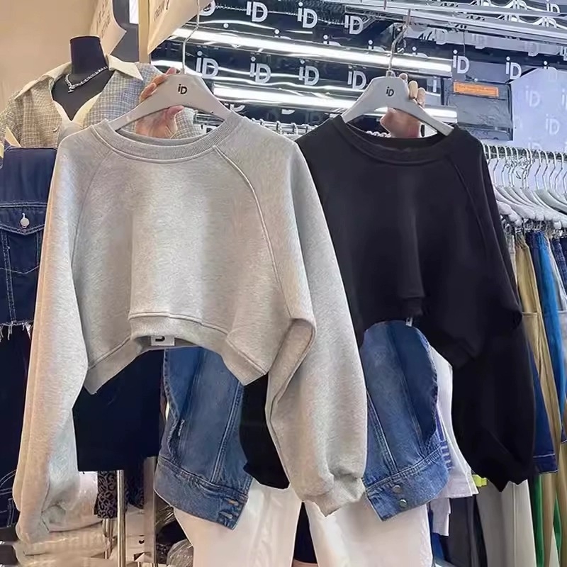 Női könnyű rövid pulóver egyszínű, kerek nyakú, hosszú ujjas, laza szabás, tavasz–ősz viselésre
