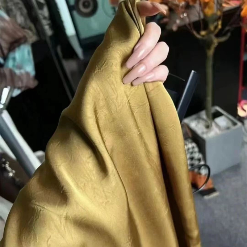 Pliszírozott szatén mini szoknya, magas derék, laza szabás, japán/koreai casual stílus