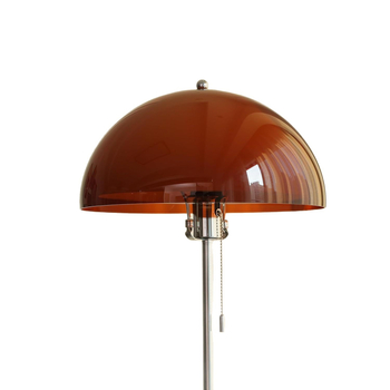 Mid-century stílusú lámpa, francia vintage és wabi-sabi – álló lámpa a nappaliba a kanapé mellé, hangulatos környezeti világítás a hálószobába