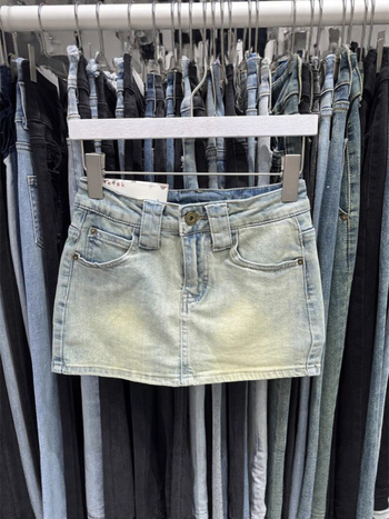 Női vintage farmer denim miniszoknya kék, A-vonal, rövid, csípőre simuló, enyhén rugalmas