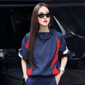 Női kapucnis rövid kabát, lazán szabott, színblokkal, tavasz–ősz windbreaker, casual stílus