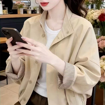 2026 Női rövid kabát Koreai stílusban, csíkos patchwork, optikai karcsúsítás, álló gallér
