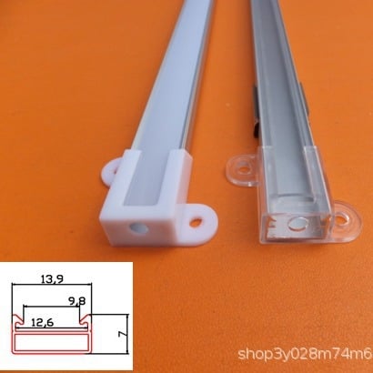 U‑típusú LED lineáris világítás szeparátorral — aluminiumcsatornás ház és alumíniumprofilos készlet