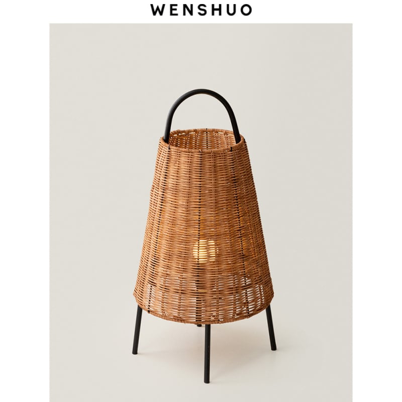 Wabi-Sabi stílusú állólámpa rattankosárból, japán hangulatú otthoni világítás