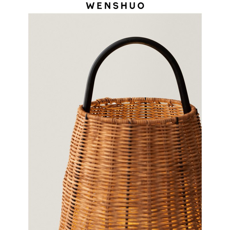 Wabi-Sabi stílusú állólámpa rattankosárból, japán hangulatú otthoni világítás