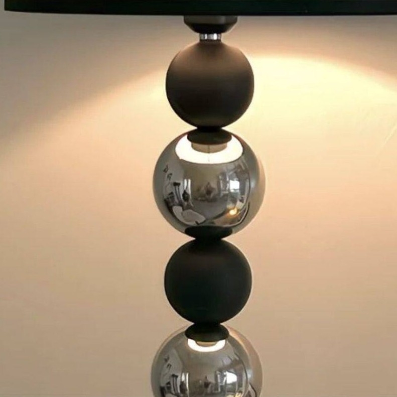 LED állólámpa hangulatos fénnyel a nappaliba és livestream hátteréhez, skandináv stílus, luxusos álló lámpa