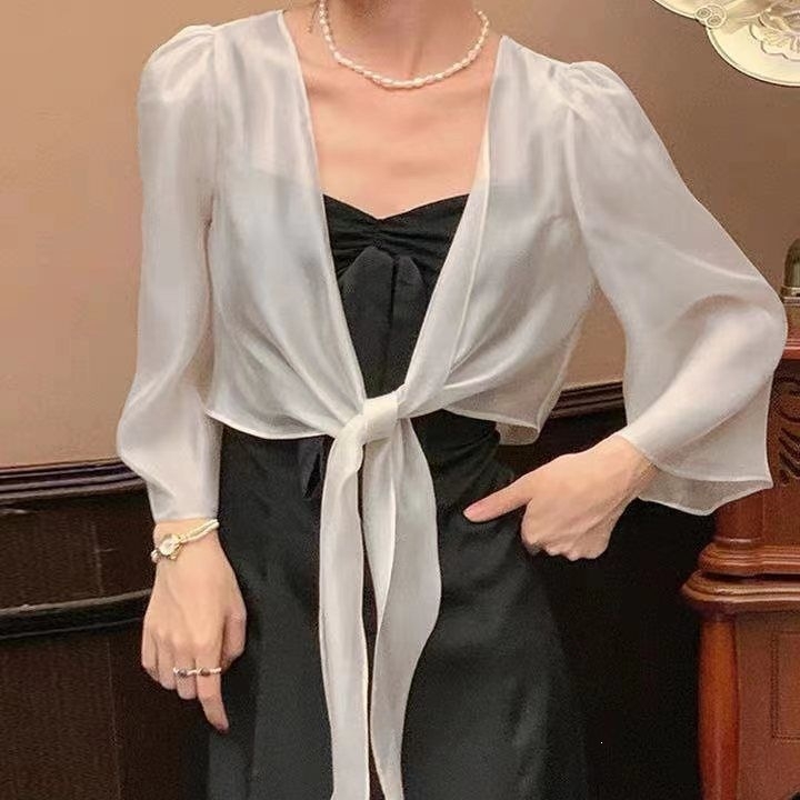 Sellő ihletésű ice-silk napvédő felső, könnyű chiffong cardigan, hozzáillő szoknya és kis sál