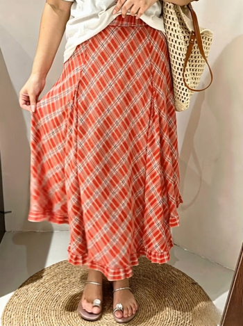 Φούστα midi για plus size με ακανόνιστο βολάν στο τελείωμα, vintage καρό, καλοκαίρι 2026