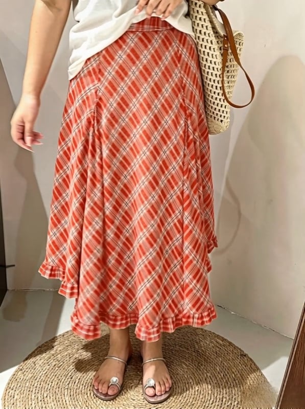 Φούστα midi για plus size με ακανόνιστο βολάν στο τελείωμα, vintage καρό, καλοκαίρι 2026