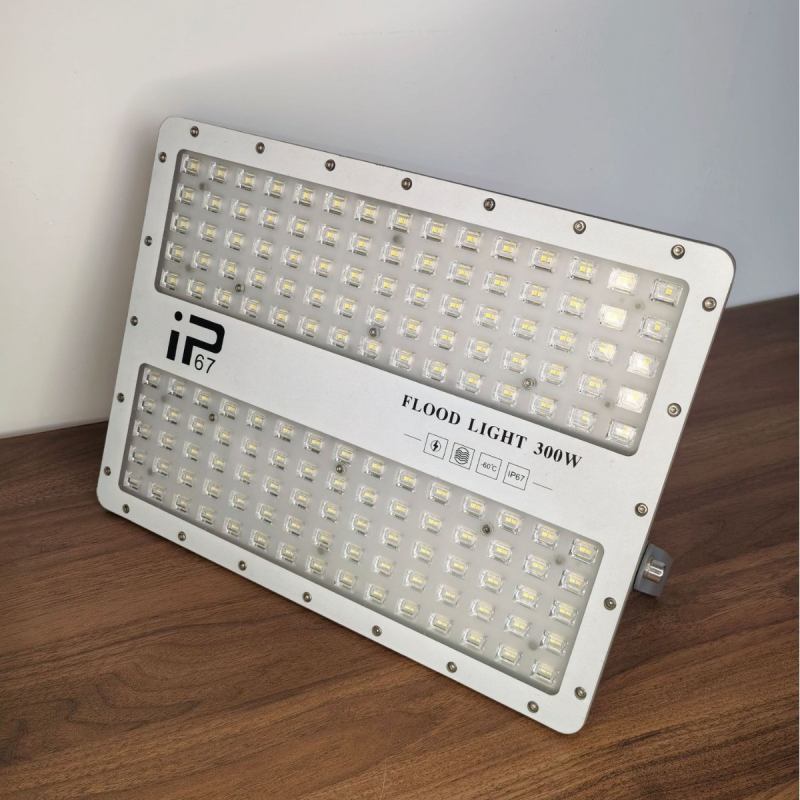 LED kültéri vízálló reflektor udvar, stadion és tér megvilágítása, nagy fényerő, energiatakarékos