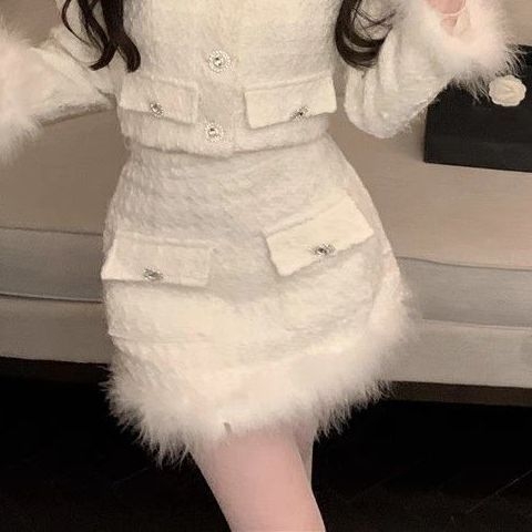 Női két darabos ruhaszett tollas rövid kabáttal, Chanel-stílusú elegáns megjelenés téli