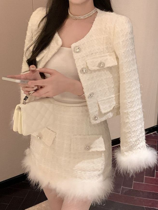 Női két darabos ruhaszett tollas rövid kabáttal, Chanel-stílusú elegáns megjelenés téli