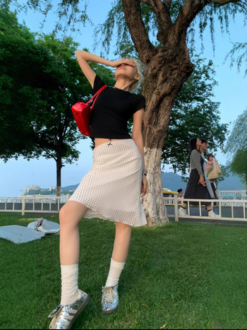 Koreai ihletésű chic pöttyös midi szoknya könnyű chiffonból, A-vonal, nyár