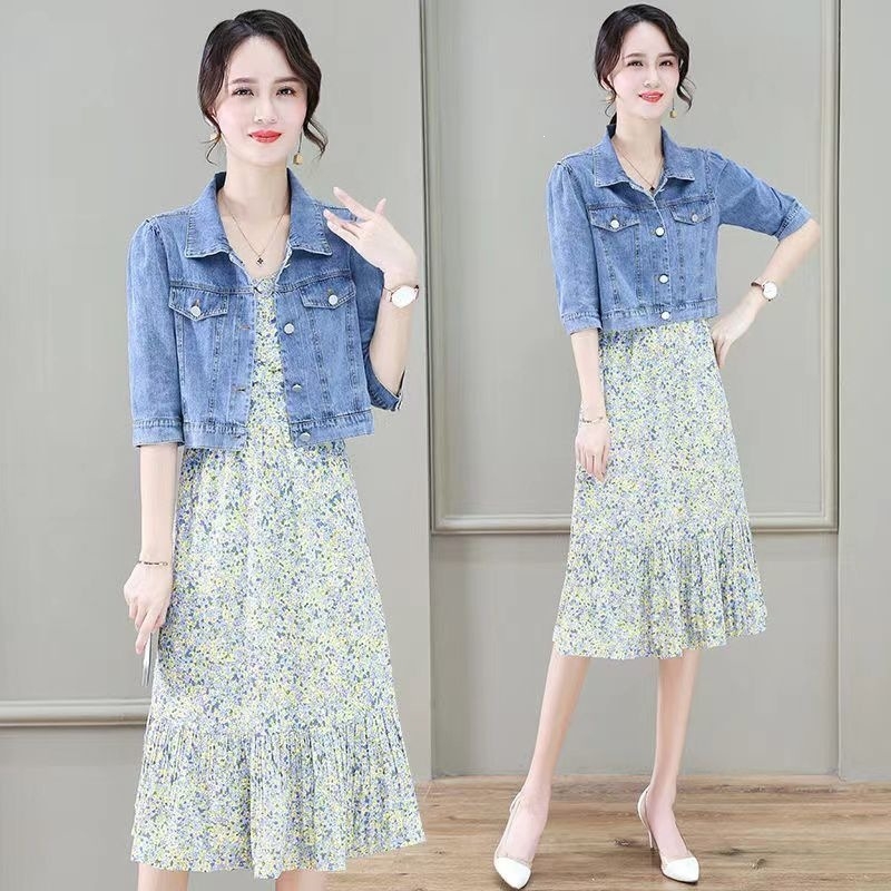 Női rövid denim shawl dzseki, virágos slip ruha és 3/4-es ujjú felső készlet
