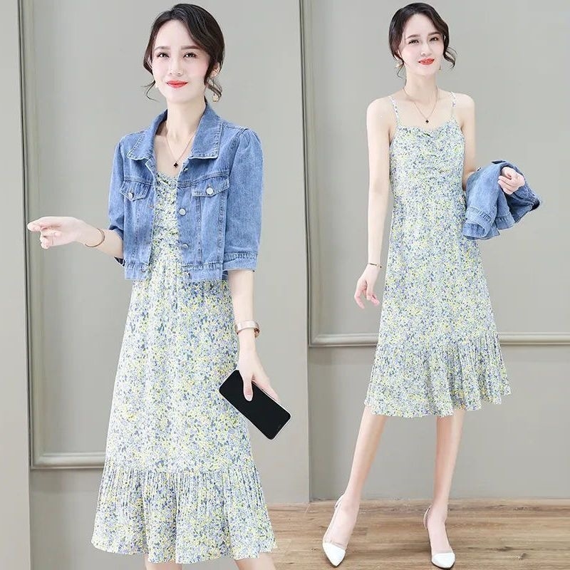 Női rövid denim shawl dzseki, virágos slip ruha és 3/4-es ujjú felső készlet