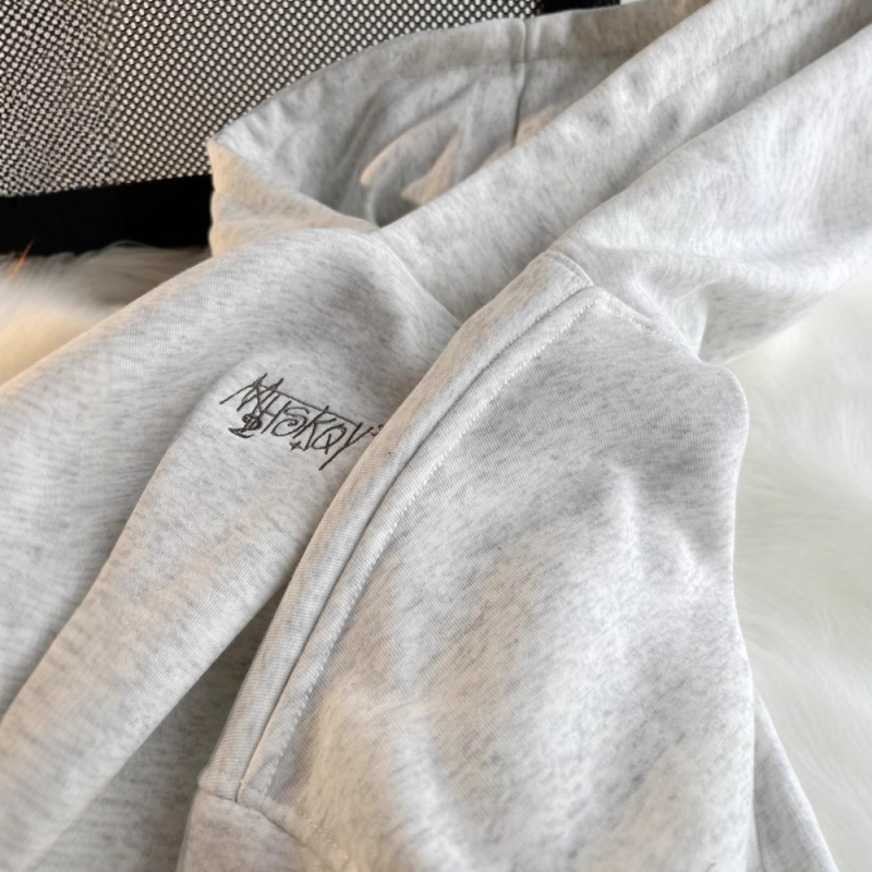 Női hímzett kapucnis pulóver, vastag fleece belsővel, laza szabás, kapucnival
