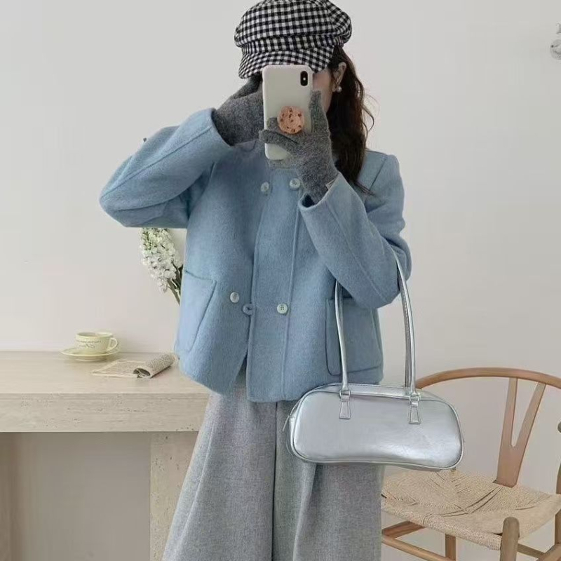 Palton scurt în stil coreean pentru femei, guler rotund, primăvara 2026, inspirat de Chanel, croială slim-fit, cu nasturi în linie