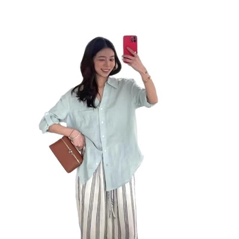Bluza lejeră din bumbac-lin, verde mentă, decolteu în V, croială lejeră, top feminin solid