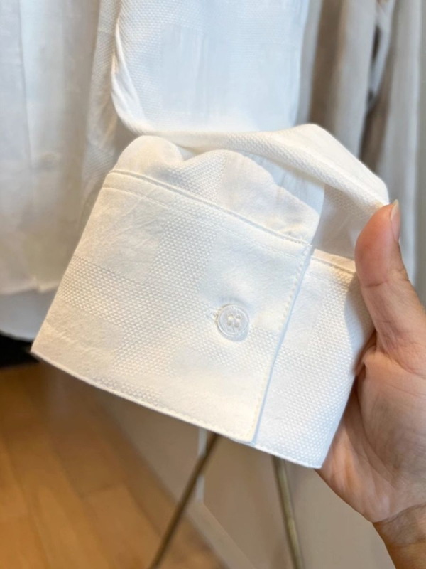 Női napvédő ing-jacke lazán elegáns francia stílusban, kender–pamut keverékből, nyár 2025, szabásban bő, kényelmes és sokoldalú.