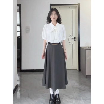 Női fehér chiffon rövid ujjú blúz nyári irodai viselet, masnival, francia hatású elegáns karcsú vonal