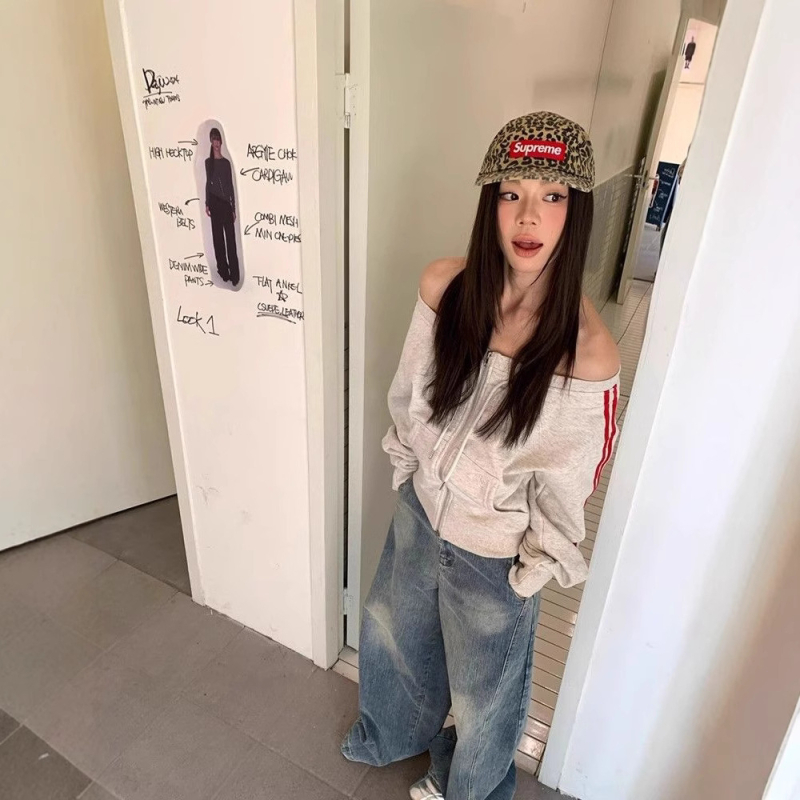Női felső váll nélküli, hosszú ujjú, csík részlettel, amerikai retro stílusú streetwear, karcsú fazon, puha és kényelmes.