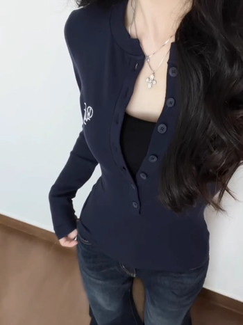 Női őszi hosszú ujjú felső elöl gombos, karcsú szabású, cropped alapréteg felső