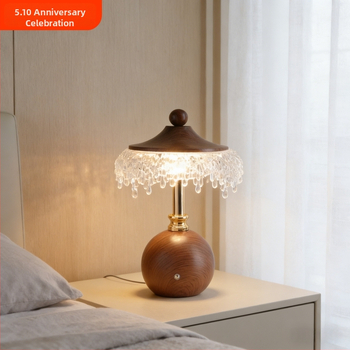 Stolová lampa vo francúzskom štýle s americkým retro nočným svietidlom z masívneho dreva do spálne a obývačky, prémiová dekoratívna lampa s nabíjateľnou ochranou očí