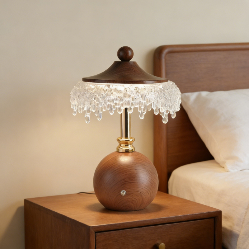 Stolová lampa vo francúzskom štýle s americkým retro nočným svietidlom z masívneho dreva do spálne a obývačky, prémiová dekoratívna lampa s nabíjateľnou ochranou očí