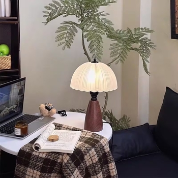 Stolová lampa inšpirovaná vintage štýlom s wabi-sabi, retro dizajn do spálne a pracovne, teplé dekoratívne nočné svetlo