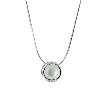 Minimalista nyaklánc fehér gyöngyház pendants a ezüst korongon, zár-típusú zár, 41–50 cm hosszúságú