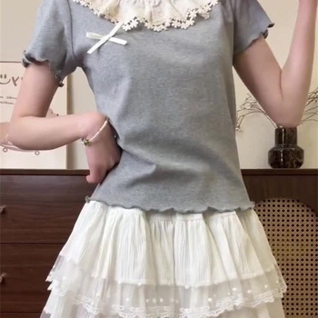 Női rövidujjú felső koreai chic csipke betéttel a vállnál, slim fit, nyári crop top