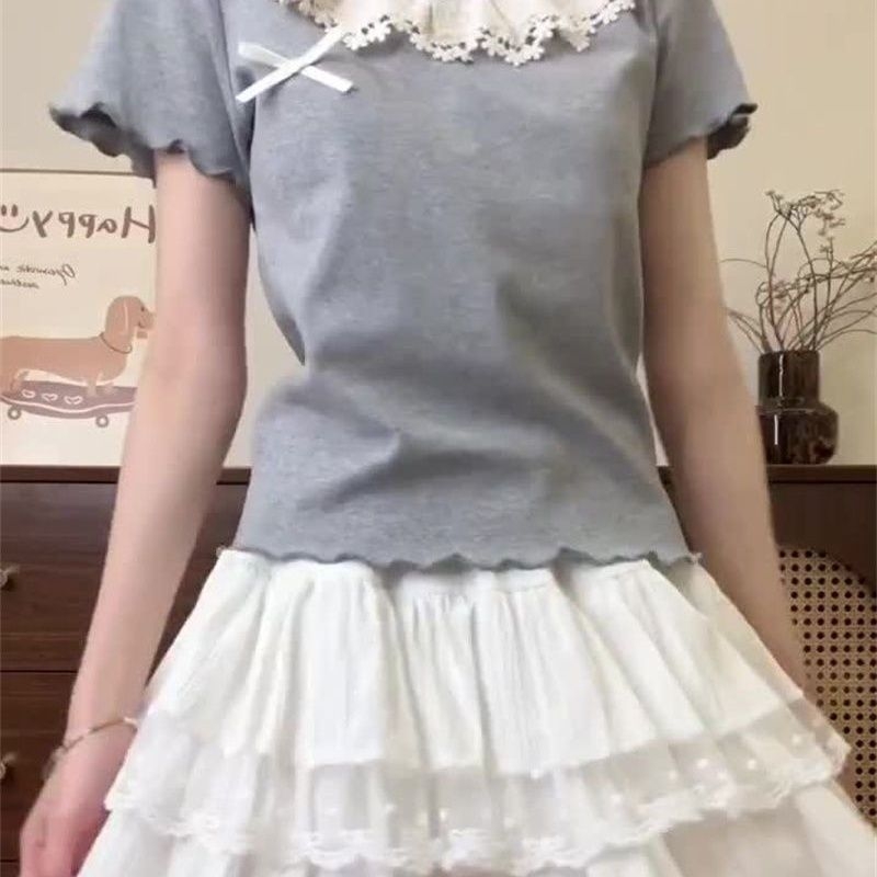 Női rövidujjú felső koreai chic csipke betéttel a vállnál, slim fit, nyári crop top
