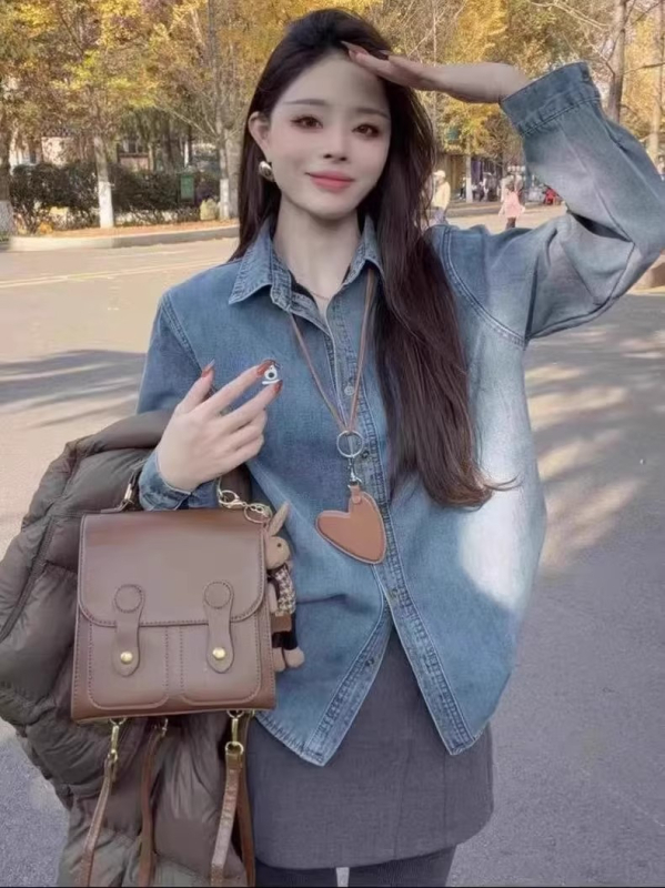 Női fleece-denim ing, retro kék nyuszihímzéssel, hongkong-stílusú, 2026-os modell