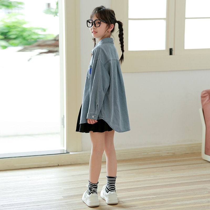 Cardigan-jachetă din denim și bumbac pentru fete, croială oversize, mâneci lungi, partea din față scurtă, spatele lung, toamnă-iarnă 2024