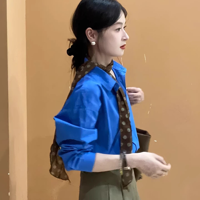 Klein Blue polo nyakú laza szabású hosszú ujjú pamut ing, tavasz 2026, elegáns üzleti stílus